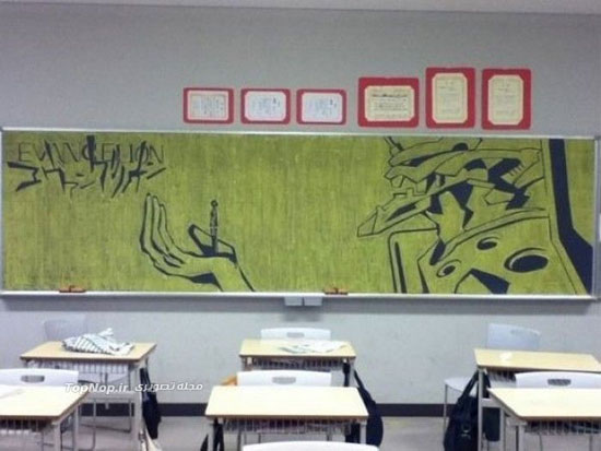 نقاشی روی تخته سیاه مدرسه +عکس