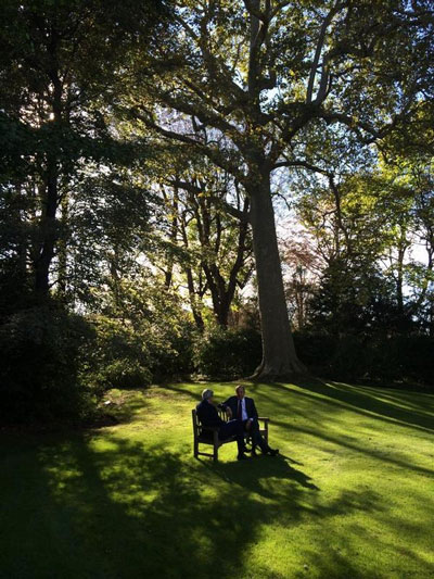عکس: مذاکره خصوصی کری و لاوروف در باغ