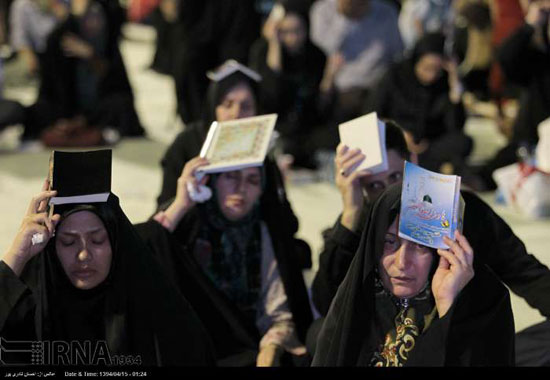 عکس: احیاء شب نوزدهم ماه رمضان در مصلی تهران
