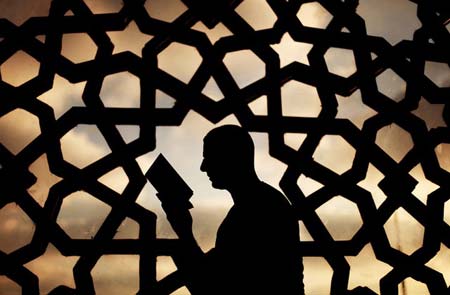  قرائت قرآن در نخستین روزهای ماه رمضان در یکی از مساجد شهر غزه