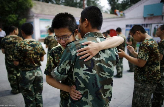 اردوگاه ترک اعتیاد جوانان به اینترنت در چین +عکس