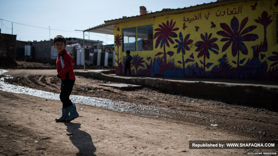 کودکان بی پناه عراق ، با نقاشی بر روی دیوار اردوگاه ها، امید را در دل خود زنده می کنند+تصاویر