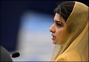 عشق رهبر حزب حاکم پاکستان به خانم وزیر