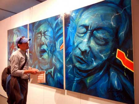 تابلوی نقاشی پدر در نمایشگاهی در فوژو چین