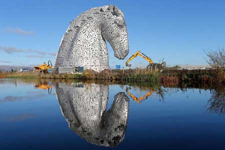 اثر هنری اندی اسکات در هلیکس، فالکیرک اسکاتلند