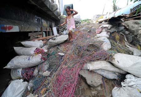 زندگی بی خانمان های فیلیپینی زیر یک پل در مانیل