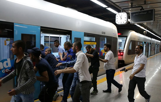 مانور رهایی گروگان در متروی مشهد +عکس