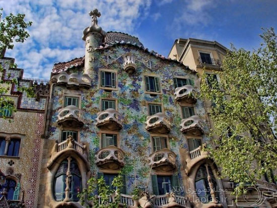 تصاویر شگفت انگیزی از شاهکار معماری دنیا در اسپانیا!