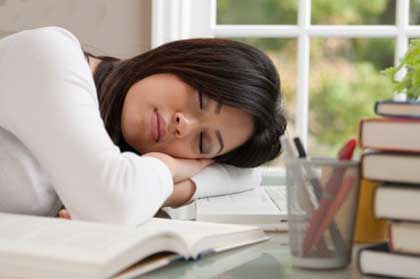 دلایل خواب آلودگی هنگام مطالعه