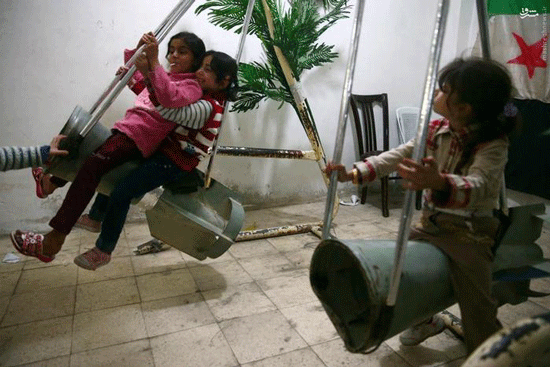 عکس: اسباب بازی جدید بچه های سوری