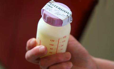 فروش اینترنتی شیر مادر مخلوط با شیر گاو!