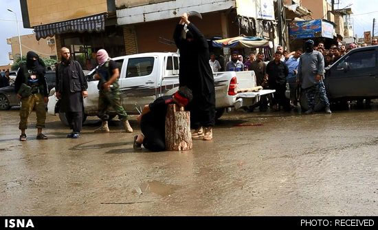 داعش سر چند سوری را با شمشیر زد +عکس