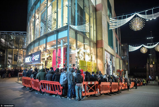 هجوم مجدد به فروشگاه ها در انگلیس در روز نخست حراج زمستانی