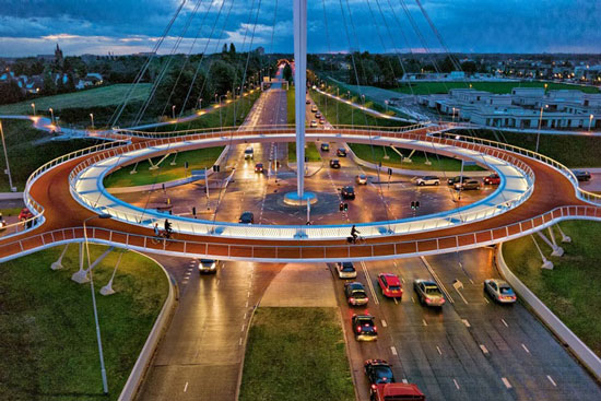 اولین فلکه و پل معلق جهان ویژه دوچرخه سواران