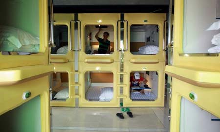 اتاقک های کوچک یک هتل کپسولی در هایکو چین