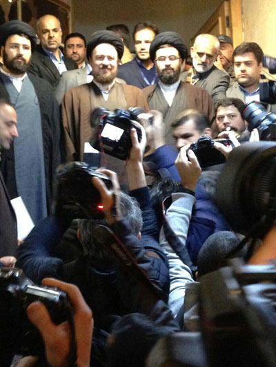 عکس: لحظه ورود یادگار امام به وزارت کشور