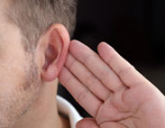 کم‌شنوایی,مشکل شنوایی,علائم کم شنوایی