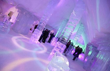 هتل یخی دی گلاس,قطب گردشگری