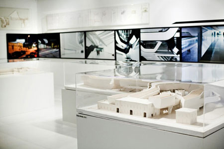 اینستالیشن فضای پارامتریک در نمایشگاه زاها حدید و جهان معماری