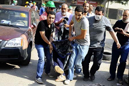 درگیری میان پلیس و هواداران محمد مرسی در قاهره(مصر) ادامه دارد