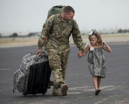 بازگشت سرباز آمریکایی از افغانستان (کالیفرنیا)