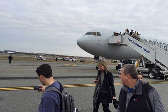 عکس: فرودگاه‌ نیویورک پس از تهدید بمبگذاری