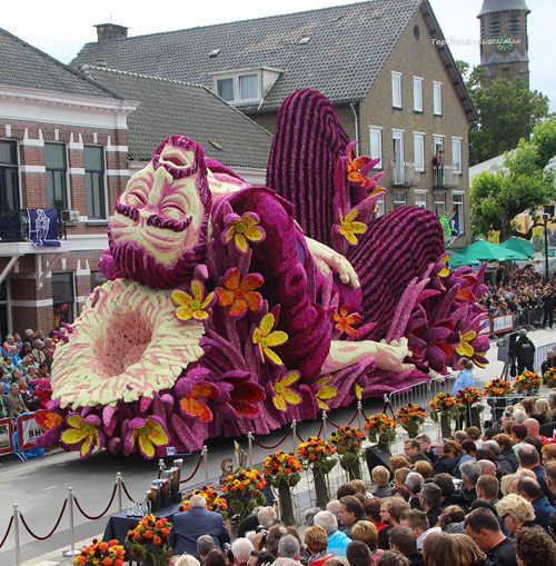 رژه گل ها در هلند با موضوع آثار ون گوگ