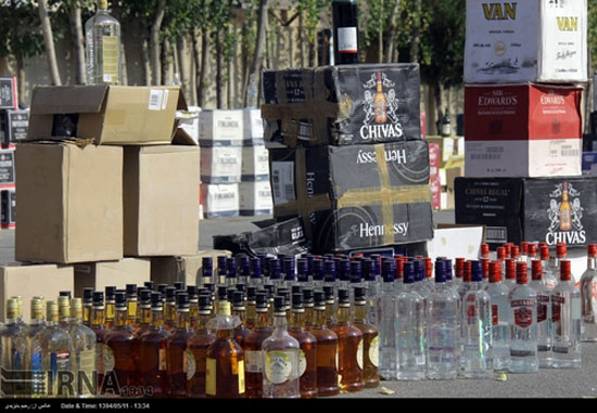 کشف بزرگترین محموله مشروبات الکلی در مهاباد + عکس