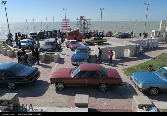 نمایشگاه خودروهای قدیمی در بوشهر (عکس)