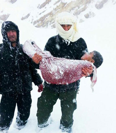 مرگ دردناک یک کودک به دلیل سرما +عکس