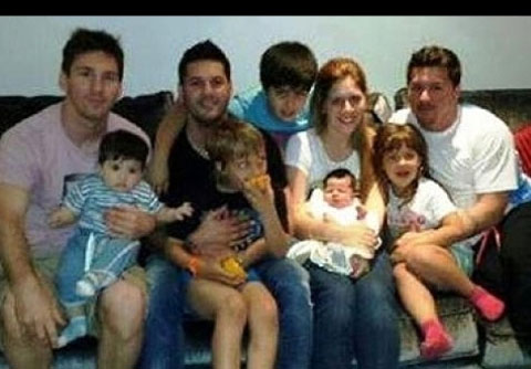 مسی و خانواده‌اش +عکس