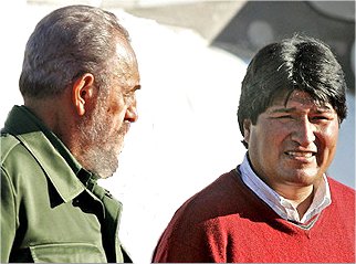 كاسترو در مراسم استقبال از مورالس (دسامبر 2005)
