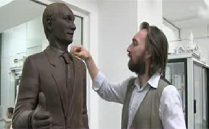ساخت مجسمه شکلاتی از پوتین