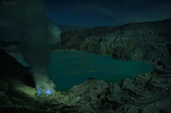 گدازه های آبی رنگ آتشفشانی! +عکس