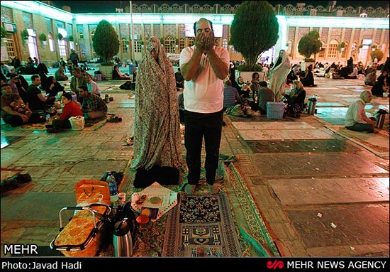 عکس: شب آرزوها در حرم عبدالعظیم (ع)