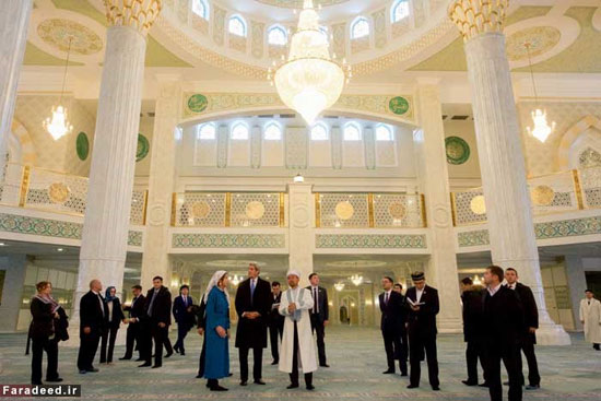 بازدید جان کری از مسجد و قرآن تاریخی در قزاقستان + عکس