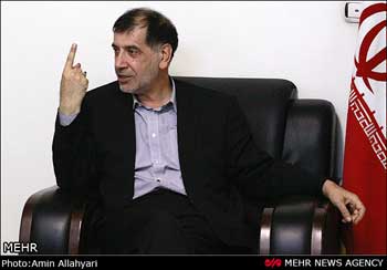 محمدرضا باهنر,محمود احمدی نژاد,تاخیر در انتخابات