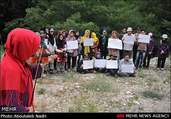 تجمع در اعتراض به تخریب پارک ملی گلستان