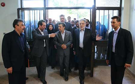 بازگشت احمدی‌نژاد به دانشگاه