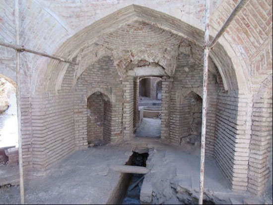 حمام تاریخی شبستر، موزه‌ای که خانه معتادان شده است + عکس