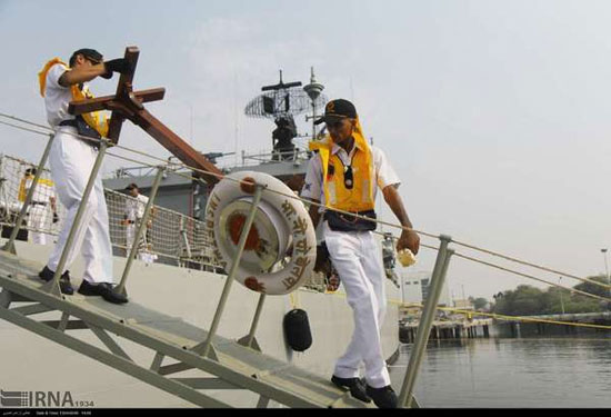 پهلو گرفتن دو ناوشکن هندی در منطقه یکم نیروی دریایی ارتش (عکس)