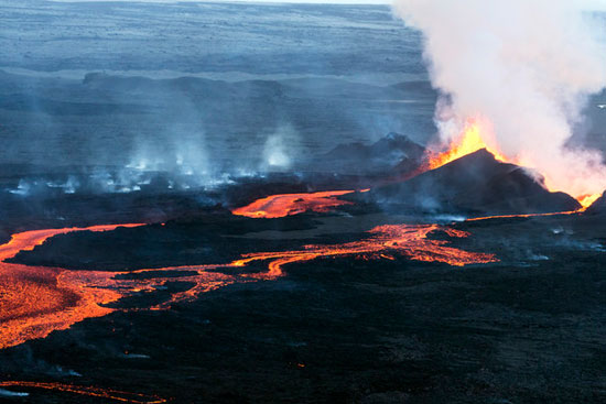 تصاویری از گسترش دامنه فعالیت آتشفشان بارداپونگا ایسلند