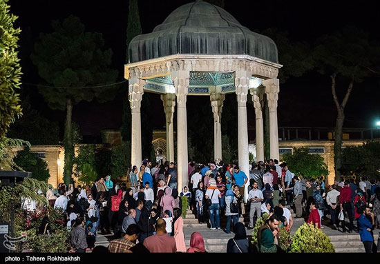 عکس: آیین بزرگداشت روز حافظ در شیراز