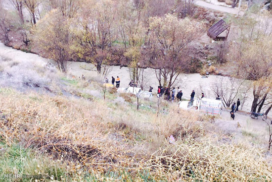 سقوط مینی بوس زائرین کربلا در رودخانه هراز