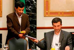 احمدی نژاد: مشائی اگر خودش هم بخواهد کنار بکشد من قبول نمی کنم