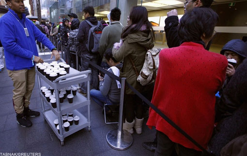 عکس: تب خرید آیفون 6 فروکش نمی کند!