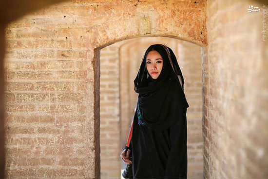 پوشش جالب یک دختر چینی در ایران