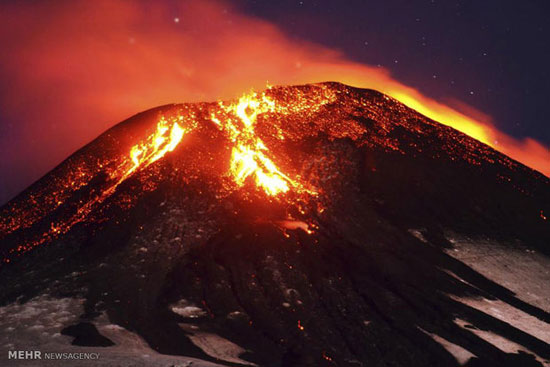 فعال شدن آتشفشان ویلاریکا در شیلی