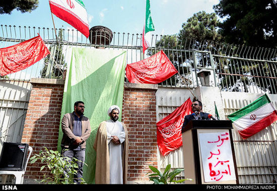 رونمایی از سنگ یادبود القاب بنیانگذار انقلاب به آمریکا + عکس