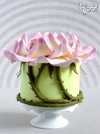 کیک های عروسی گلدار و نحوه درست کردن فوندان